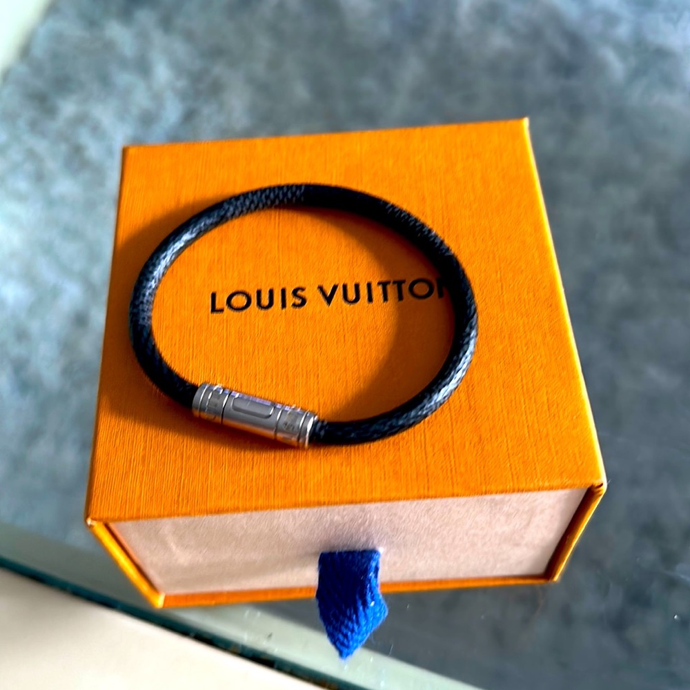 Louis Vuitton keep it bracelet new